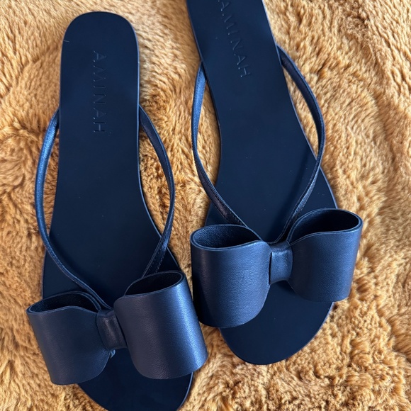 Aminah Abdul Jillil Black Leather Flip Flops – Size 10 (NEW) - Picture 2 of 9